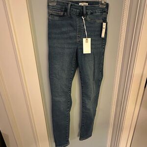 Brand new Good American jeans
